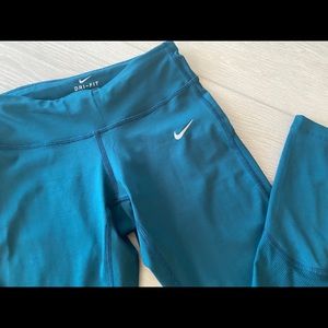 Sri-Fit Nike Capri/Leggings